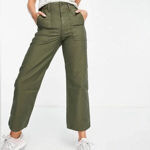 Levi’s Ribcage Super High Rise Cropped Straight Leg Utility Pant Olive Green 28